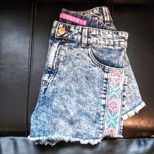 Stylish Aztec Design Denim Washed High Waist Short